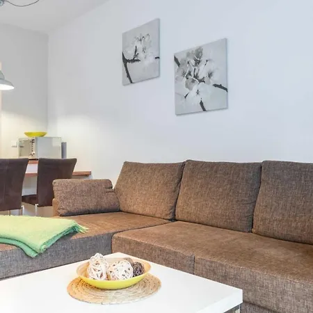 Marin, 05 アパート